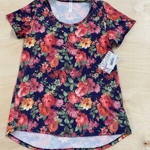 Lularoe Classic Tee size Small (CY)